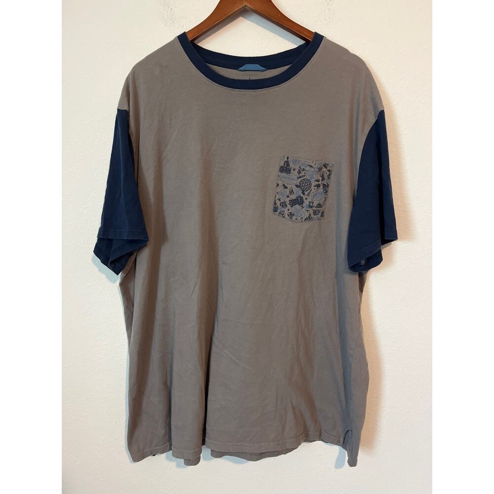 DISNEY PARKS Gray & Blue Short Sleeve Pocket T-Shirt